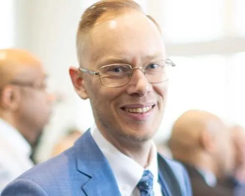 Zeke Caligiuri headshot.