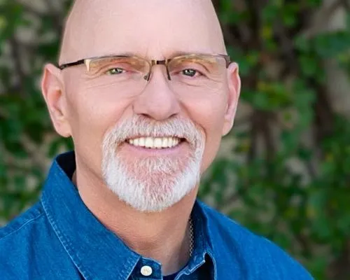 Kenneth Hartman headshot.